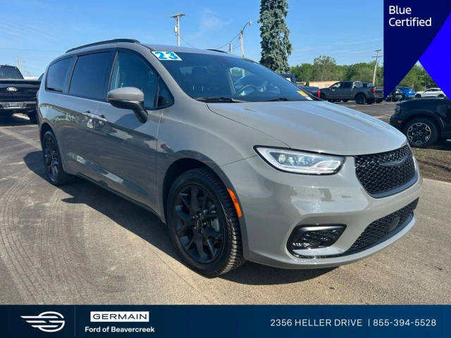 2023 Chrysler Pacifica Minivan Touring L AWD photo
