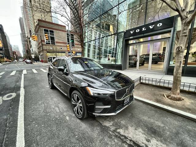 2023 Volvo XC60 Plus Bright Theme AWD photo