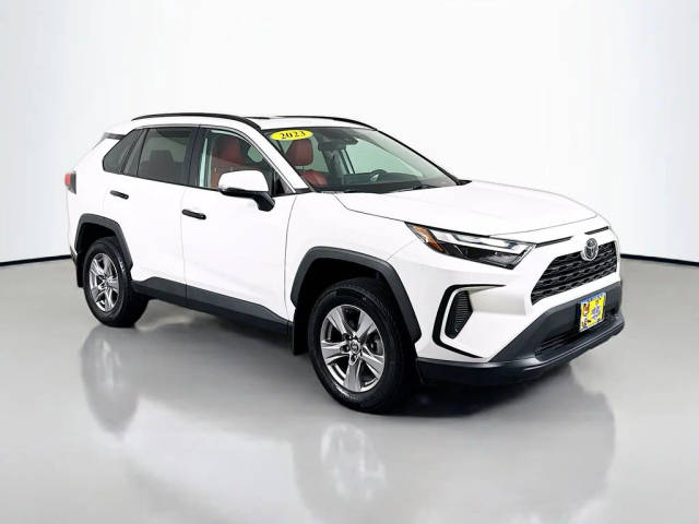 2023 Toyota RAV4 XLE AWD photo