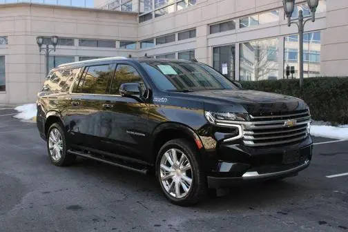 2023 Chevrolet Suburban High Country 4WD photo