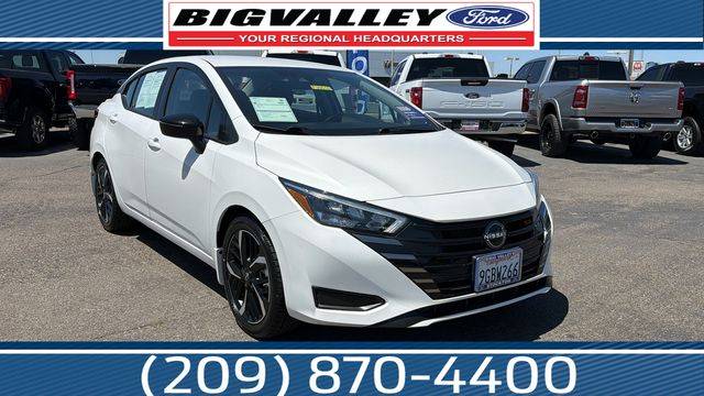 2023 Nissan Versa SR FWD photo