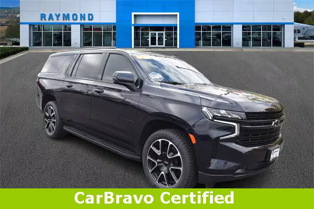 2023 Chevrolet Suburban RST 4WD photo