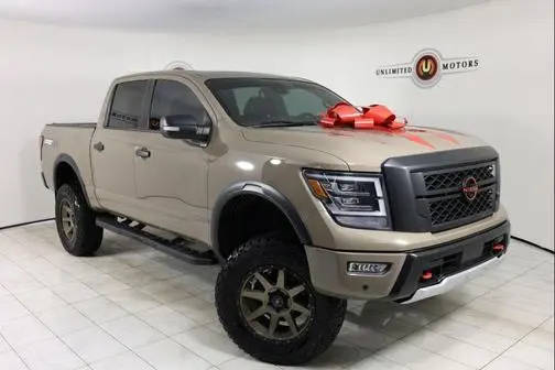 2023 Nissan Titan PRO-4X 4WD photo