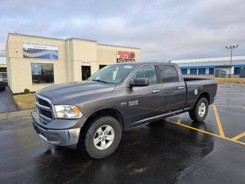 2016 Ram 1500 SLT 4WD photo