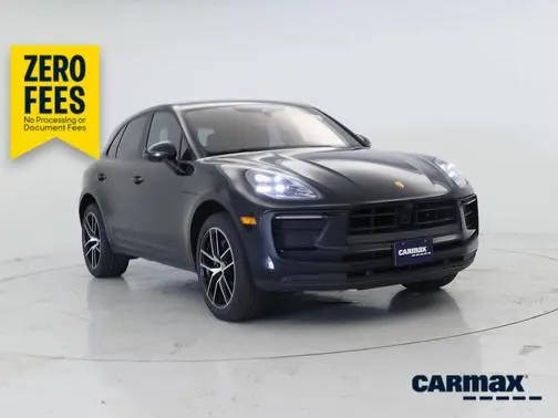 2022 Porsche Macan AWD photo