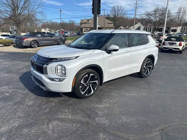 2023 Mitsubishi Outlander SEL AWD photo