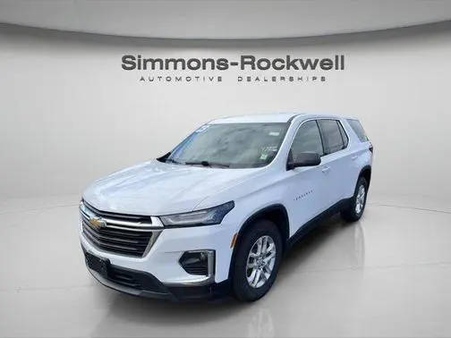 2023 Chevrolet Traverse LS AWD photo