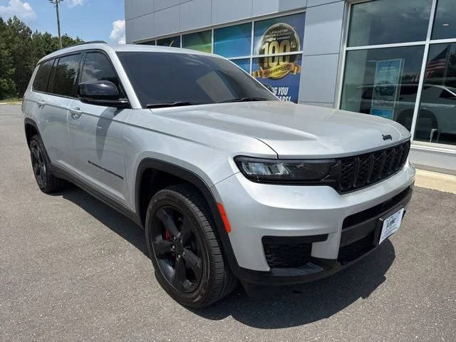 2023 Jeep Grand Cherokee L Altitude 4WD photo