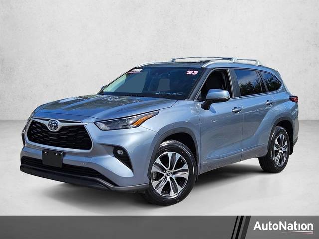 2023 Toyota Highlander Hybrid XLE AWD photo