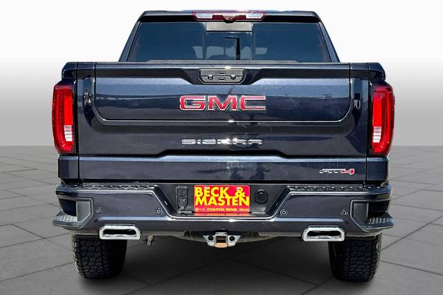 2023 GMC Sierra 1500 AT4 4WD photo