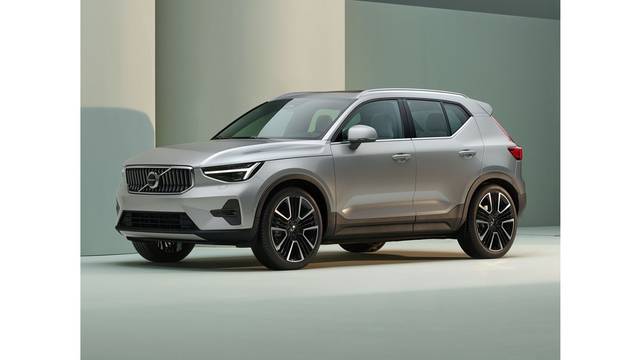 2023 Volvo XC40 Ultimate Dark Theme AWD photo