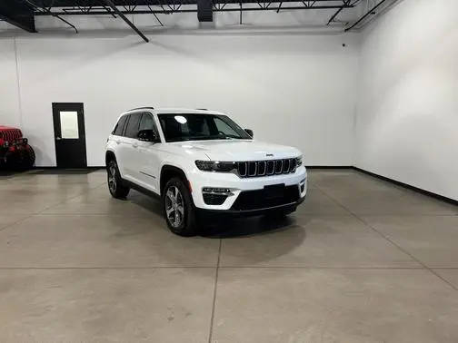 2023 Jeep Grand Cherokee Limited 4WD photo