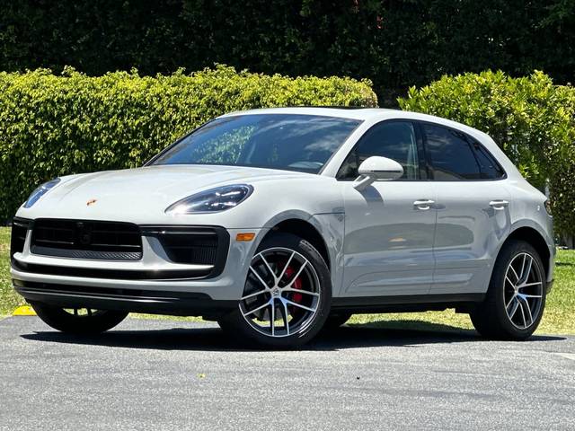 2023 Porsche Macan S AWD photo