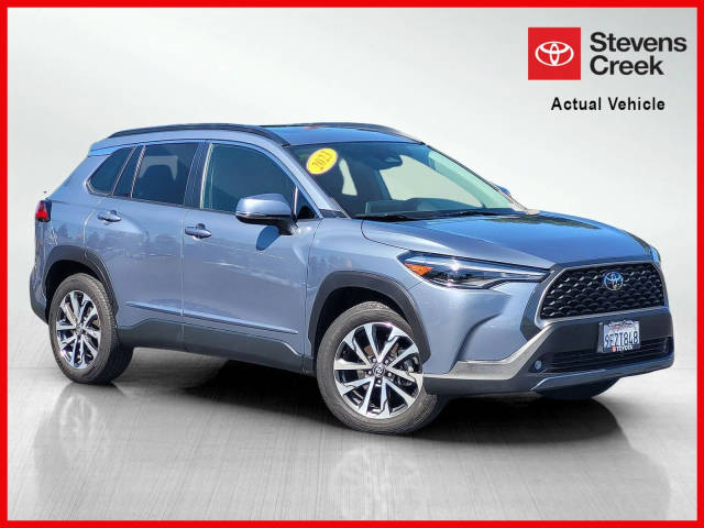 2023 Toyota Corolla Cross XLE FWD photo