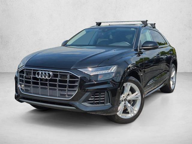 2023 Audi Q8 Premium AWD photo