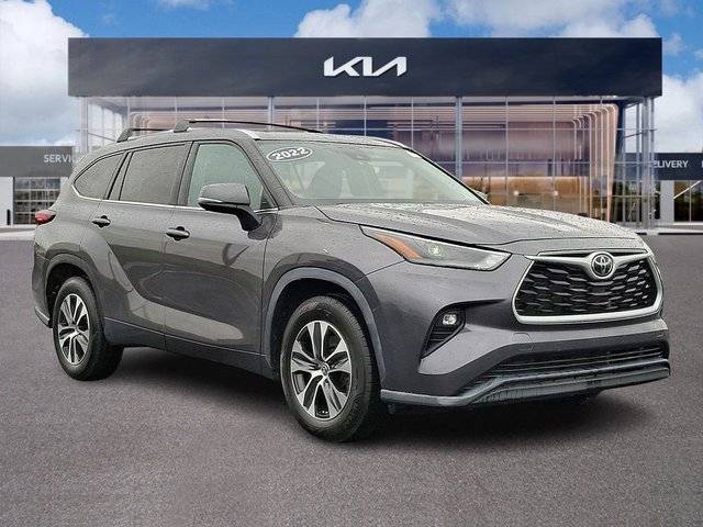 2022 Toyota Highlander XLE FWD photo