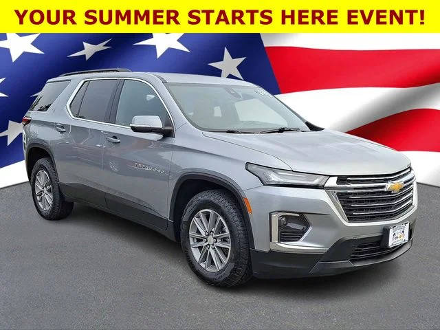 2023 Chevrolet Traverse LT Cloth AWD photo