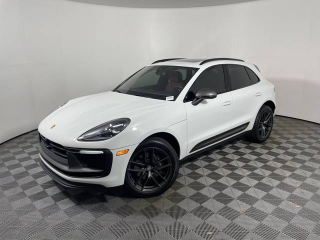 2023 Porsche Macan T AWD photo