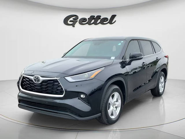 2023 Toyota Highlander LE FWD photo
