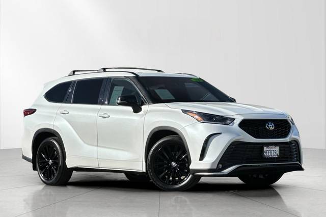 2023 Toyota Highlander XSE FWD photo