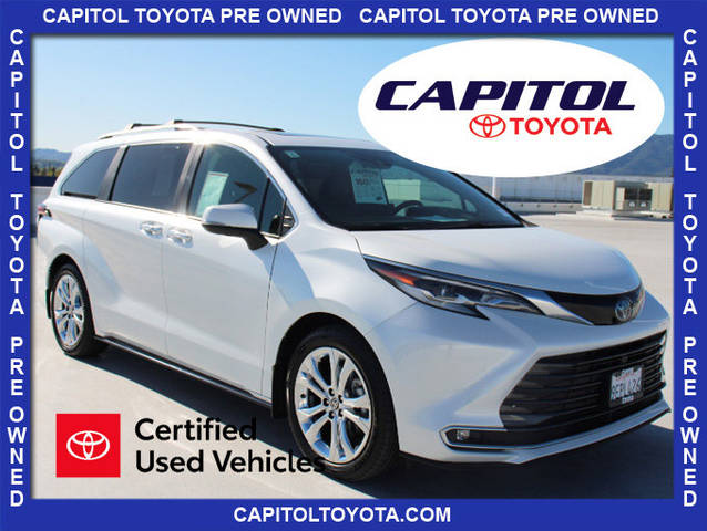 2023 Toyota Sienna Platinum FWD photo