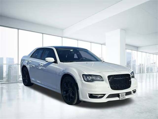 2023 Chrysler 300 Touring L RWD photo