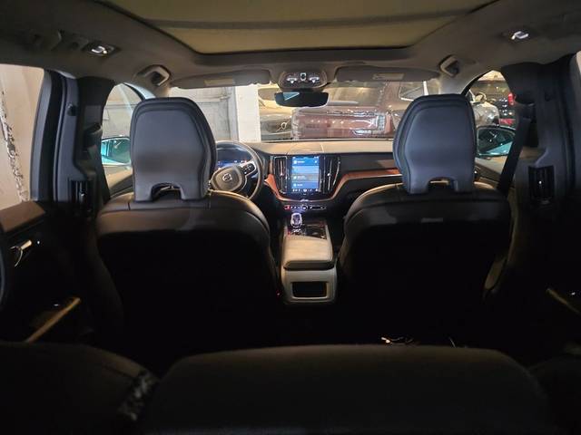 2023 Volvo XC60 Recharge Ultimate Dark Theme AWD photo