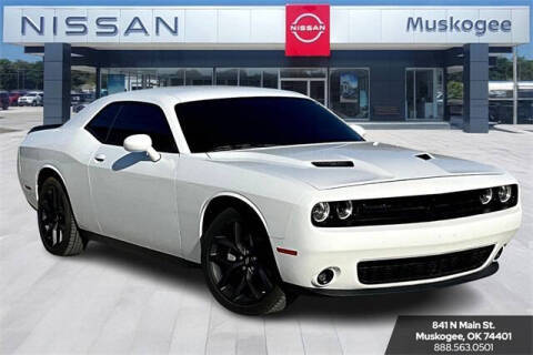 2023 Dodge Challenger SXT RWD photo