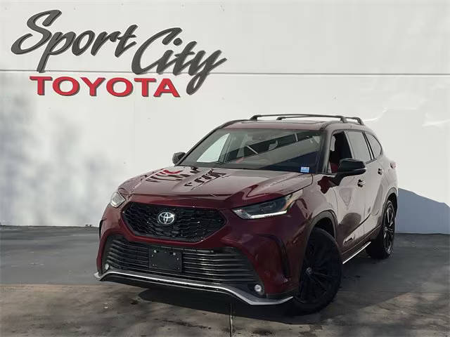 2023 Toyota Highlander XSE FWD photo