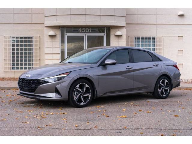 2023 Hyundai Elantra SEL FWD photo