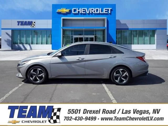 2023 Hyundai Elantra SEL FWD photo