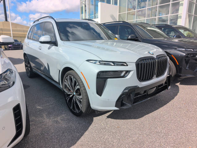 2023 BMW X7 xDrive40i AWD photo