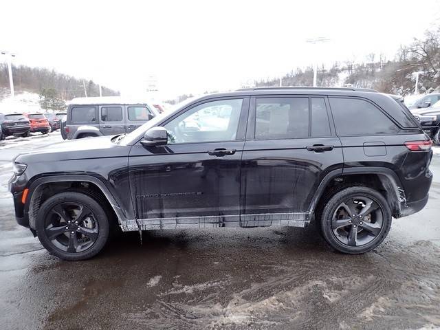 2023 Jeep Grand Cherokee Altitude 4WD photo