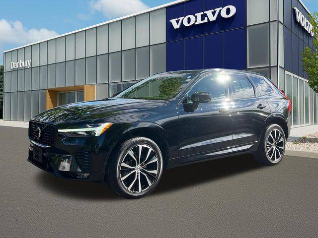 2023 Volvo XC60 Plus Dark Theme AWD photo