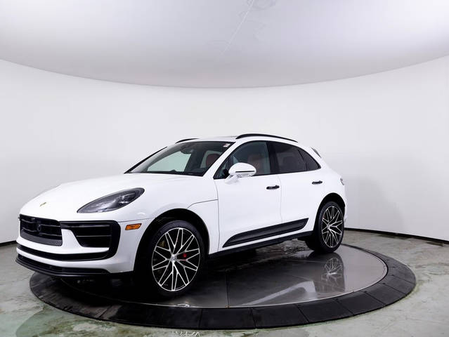 2023 Porsche Macan S AWD photo