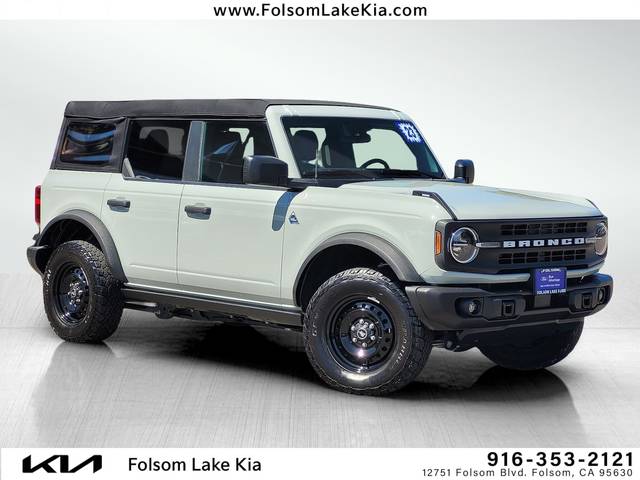 2023 Ford Bronco 4 Door Black Diamond 4WD photo