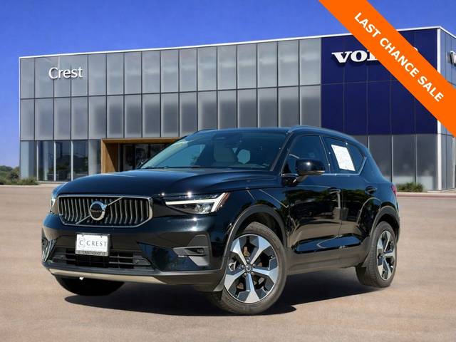 2023 Volvo XC40 Plus Bright Theme AWD photo