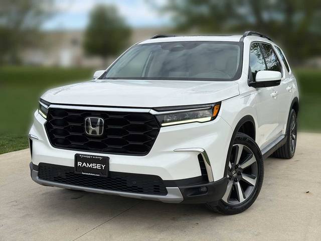 2023 Honda Pilot Touring AWD photo