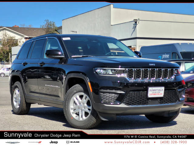 2023 Jeep Grand Cherokee Laredo RWD photo