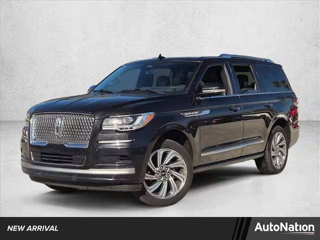 2023 Lincoln Navigator Reserve RWD photo