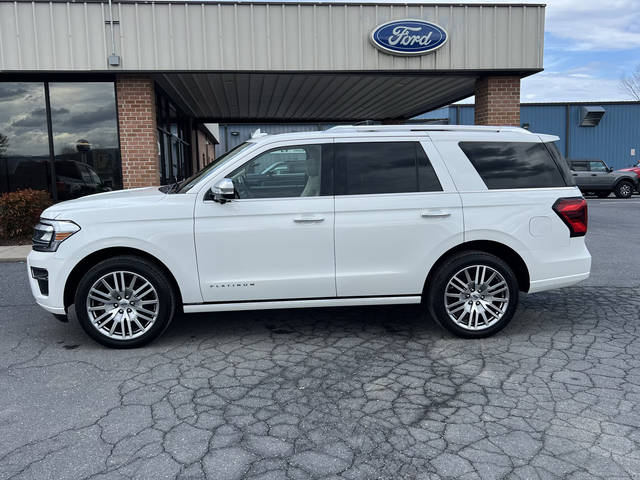 2023 Ford Expedition Platinum 4WD photo