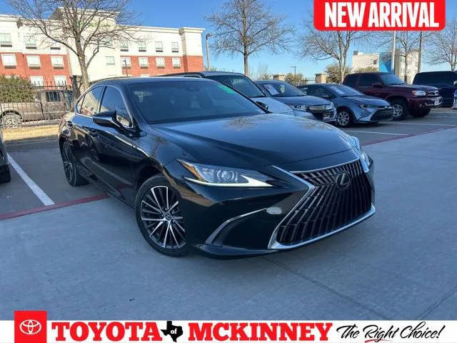 2023 Lexus ES ES 300h FWD photo