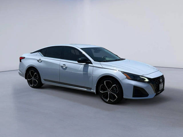 2023 Nissan Altima 2.5 SR FWD photo