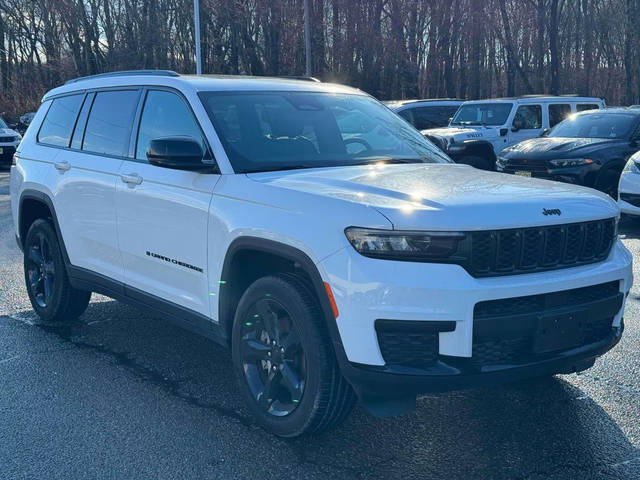 2023 Jeep Grand Cherokee L Altitude 4WD photo