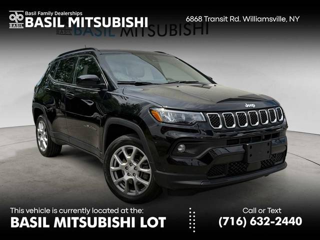 2023 Jeep Compass Latitude Lux 4WD photo