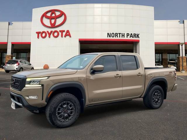 2023 Nissan Frontier PRO-4X 4WD photo