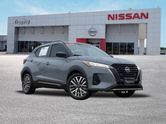 2023 Nissan Kicks SR FWD photo