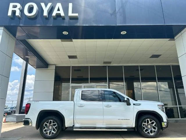 2023 GMC Sierra 1500 SLT 4WD photo