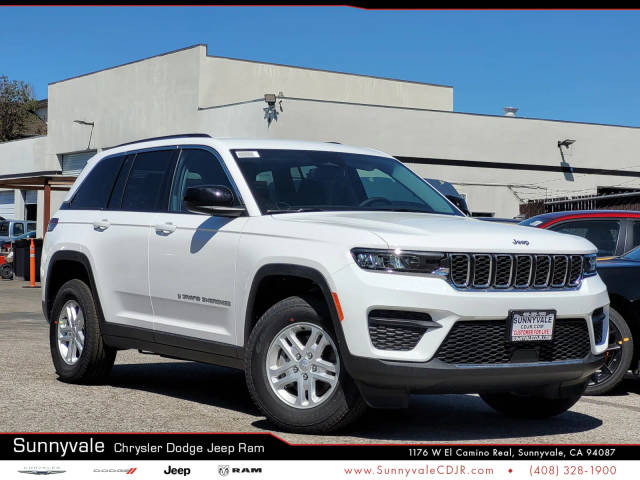 2023 Jeep Grand Cherokee Laredo RWD photo