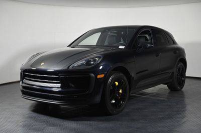 2022 Porsche Macan AWD photo
